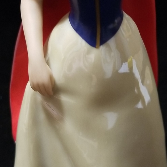 Disney, Snow White mini statue - Picture 8 of 16